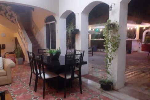 original-1D9BDC27-FDC0-4D51-8E1D-A00997E78D28