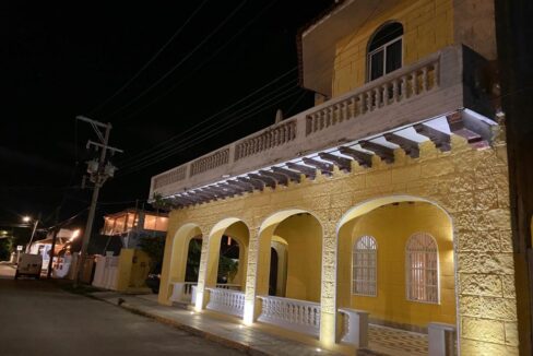 original-AE75959A-B08F-494B-882A-9B5F5E5DA9C6